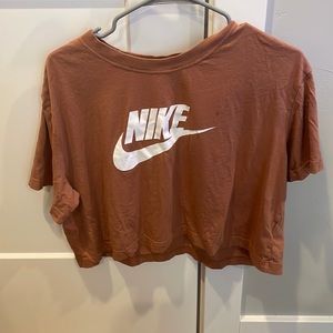 Nike Women’s Essential Futura Crop Top